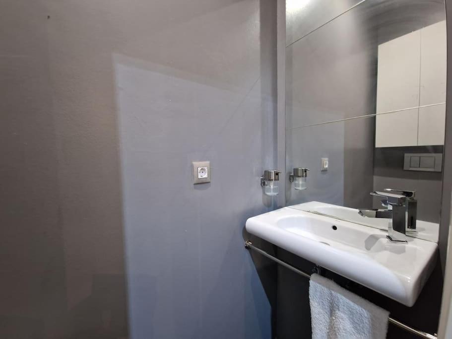 Exclusivo Apartamento De Diseno Centro Sevilla Matahacas Bajo Luaran gambar